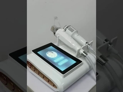 Microneedling frazionato RF con cool Hammer per attenuare le rughe sottili
